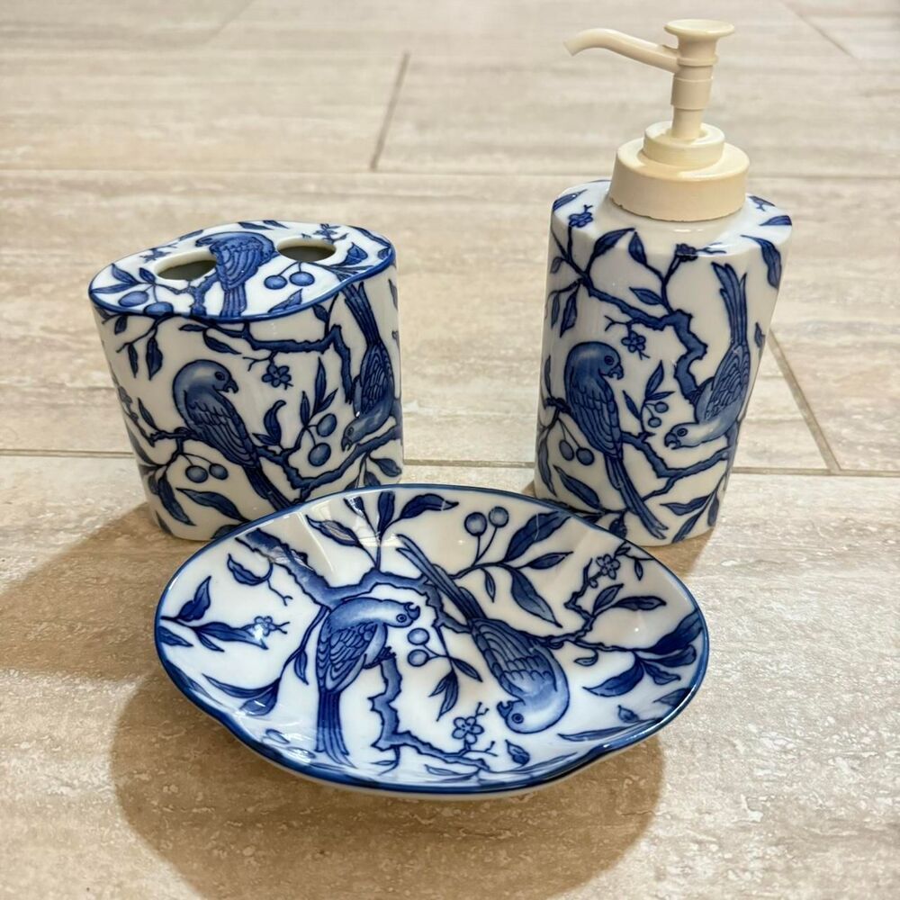 Vtg Blue White Chinoiserie Ceramic Bathroom Set Coquette Cottagecore Bird Toile